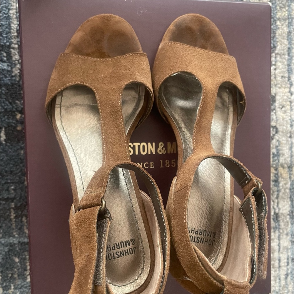 Johnston & Murphy Sandal, size 6, Whisky Oiled Suede